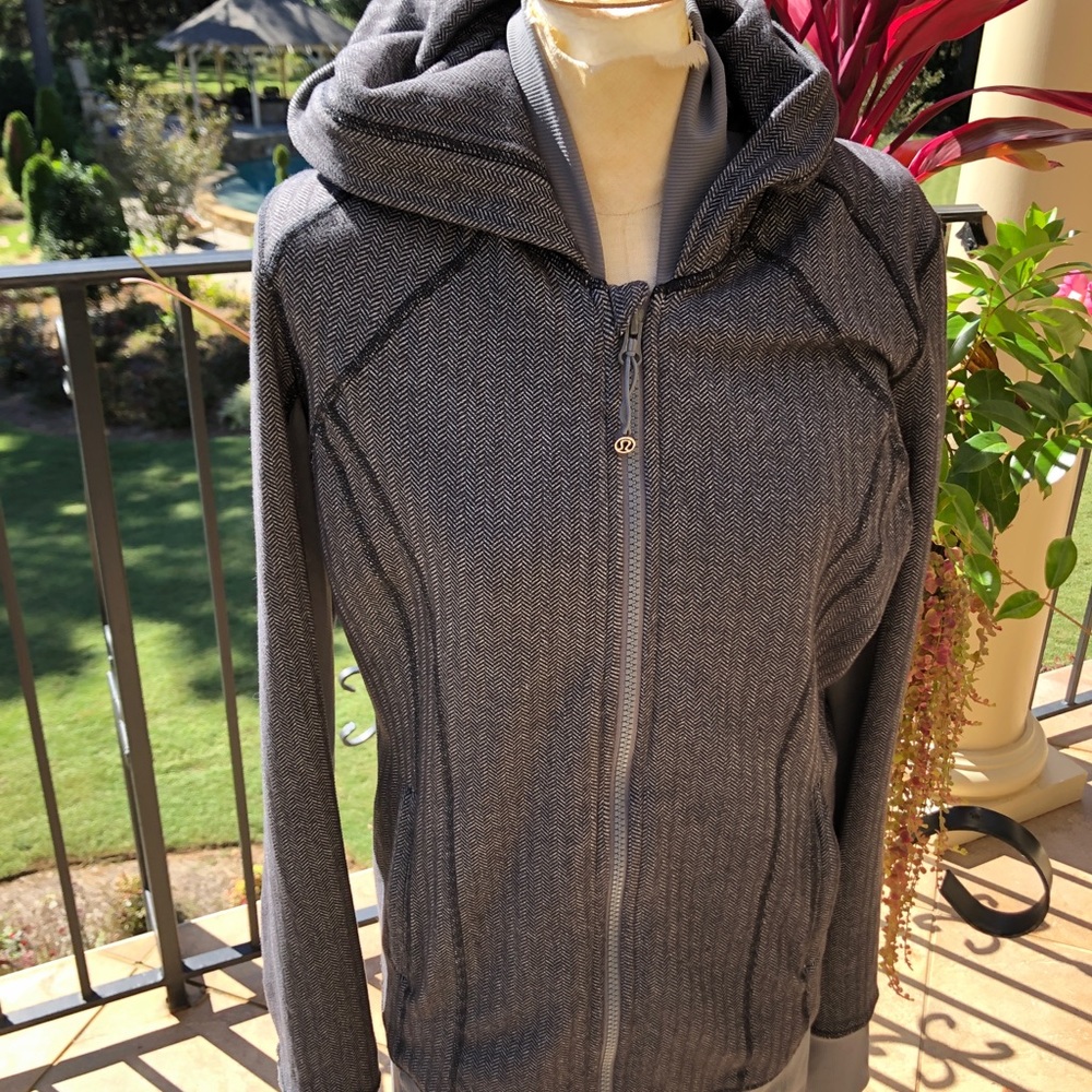 Lululemon jacket! - Picture 3 of 5